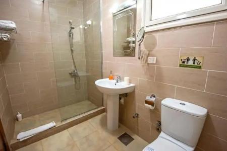 Lilly Apartments - 215