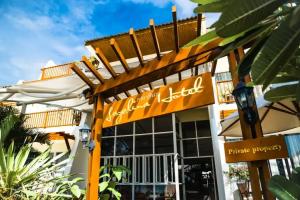 Layalina Hotel, Kamala