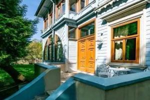 Veranda Suite, Liepaya