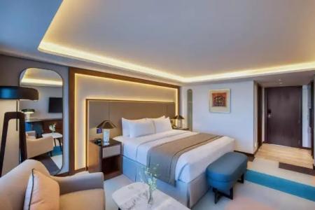 Queen Elizabeth 2 - 127