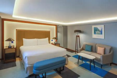 Queen Elizabeth 2 - 122