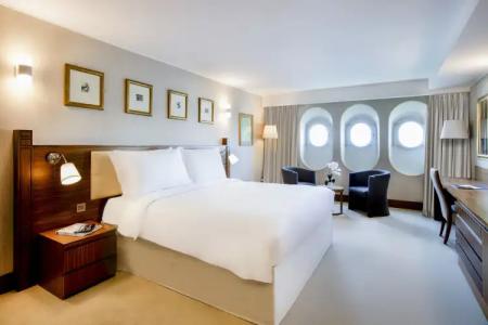 Queen Elizabeth 2 - 109