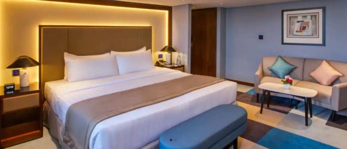 Queen Elizabeth 2 - 141