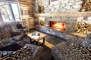 Wilderness Hotel & Igloos