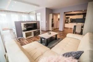 Unicorniselit Apartmanok, Eger