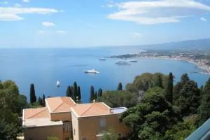 Belvedere House, Taormina