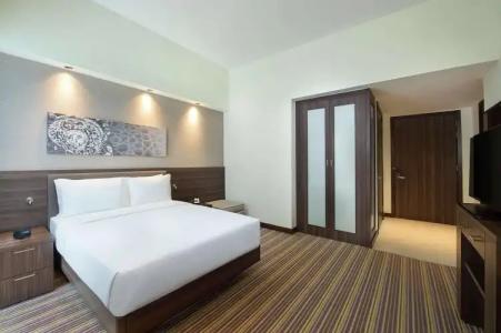 Hampton By Hilton Dubai Airport - 59