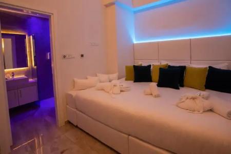 Napa Suites (Adults Only) - 111
