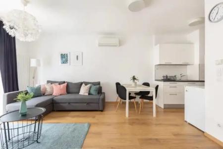 Vagabond Broadway - 126