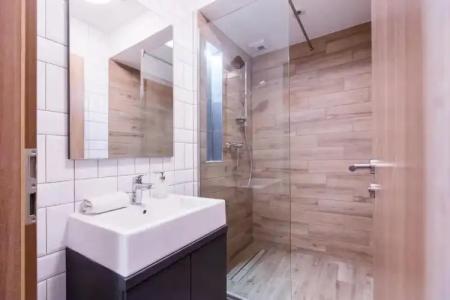 Vagabond Broadway - 170