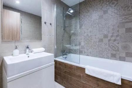 Vagabond Broadway - 185