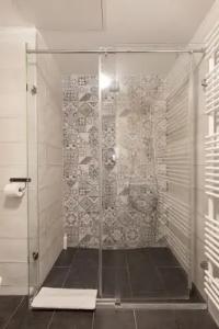 Vagabond Broadway - 49