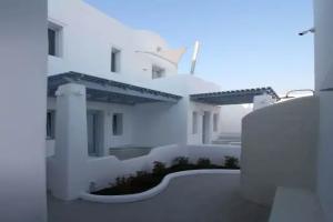 Palmariva Villas, Fira