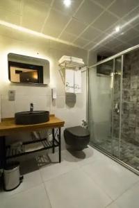 8 Rooms Boutique - 36