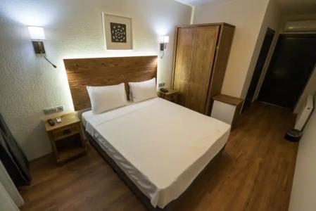 8 Rooms Boutique - 35