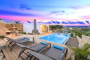 Cretan Lodge Heated Pool, Agios Nikolaos