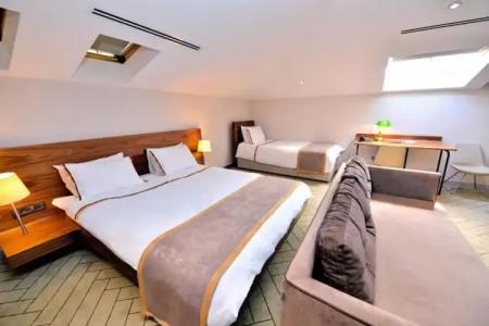 Upsuites - 33