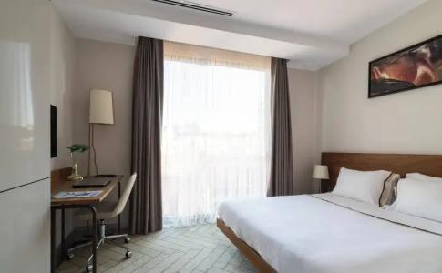 Upsuites - 8
