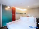 Deluxe room with canal view