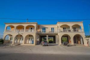 Katsaros Luxury Apts 5min walk to beach, Tsilivi-Planos