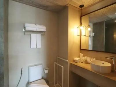Dinso Resort & Villas Phuket an IHG - 73