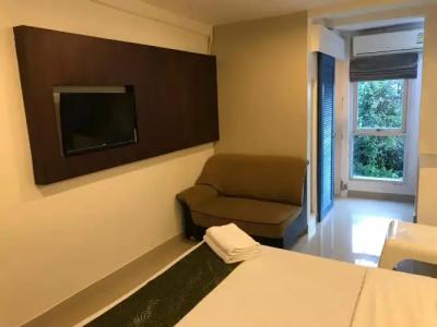 L42 Hostel Suvarnabhumi Airport - 1