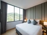 1 Bedroom Suite with balcony and with mountain view