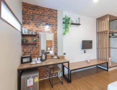 The Old City Wall Inn - 275