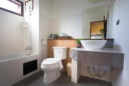 The Old City Wall Inn - 313