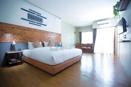 The Old City Wall Inn - 312