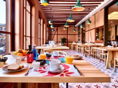 Boutique Adolfo - 18