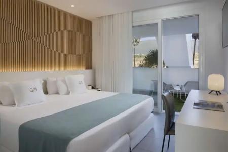 Royal Hideaway Corales Suites - 71