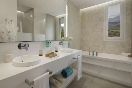 Royal Hideaway Corales Suites - 77