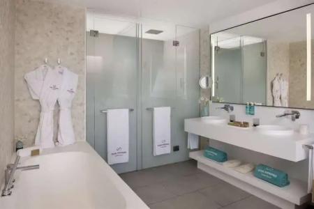 Royal Hideaway Corales Suites - 65