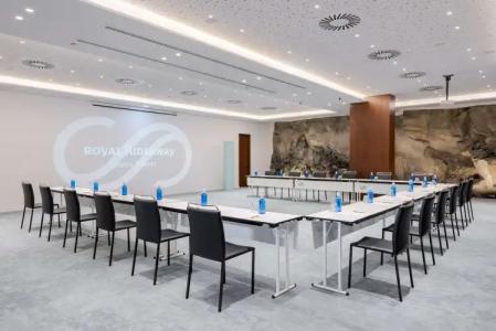 Royal Hideaway Corales Suites - 21