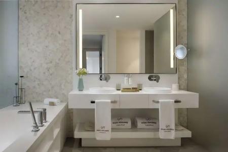 Royal Hideaway Corales Suites - 84