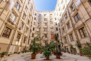 Youth Open Mind Under 40 - libertine fkk for an exciting stay - we are looking for volunteers, Palermo