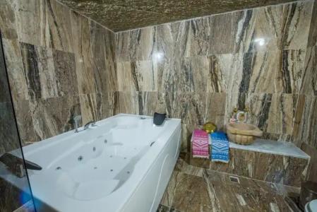 Lucky Cave Cappadocia - 200