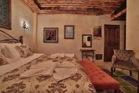 Caravanserai Inn - 96