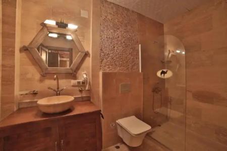 Caravanserai Inn - 41