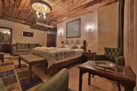 Caravanserai Inn - 117