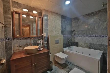 Caravanserai Inn - 130