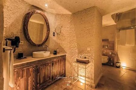 Nino Cave Suites - 101