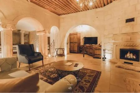 Nino Cave Suites - 170