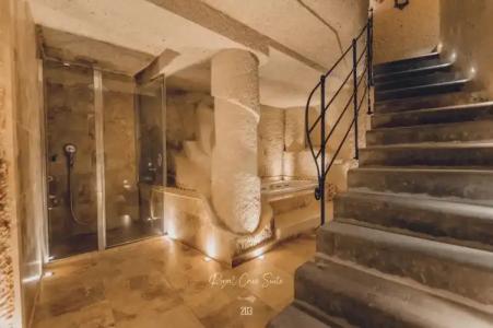 Nino Cave Suites - 201