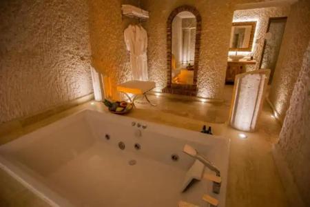 Nino Cave Suites - 140