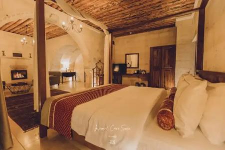 Nino Cave Suites - 209