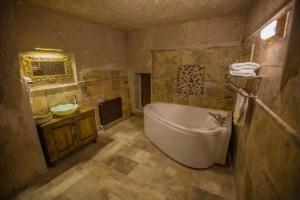 Royal Cave Hotel, Uerguep