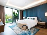1 Bedroom Reges Swim-Up Larger Corner Double Ground Floor Suite with balcony and with pool view