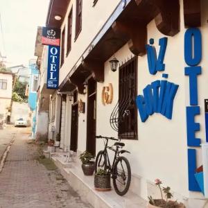 ÖZ Butik Otel Antik Kent Myrleia - 0